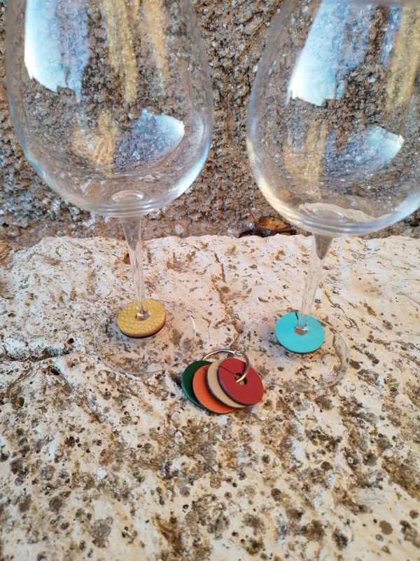 Marcadores de copas en cuero de colores Alamares